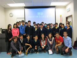 研究资助局公众讲座 - 香港的少数族裔人士和内地新移民  (第二节讲座 - 图 3) 组织教院同学与新来港学生分享大学生活