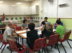 RGC Public Lectures - Life Quality of Elders (First Session - Photo 3) - Group members were talking about their tree of life during sessions